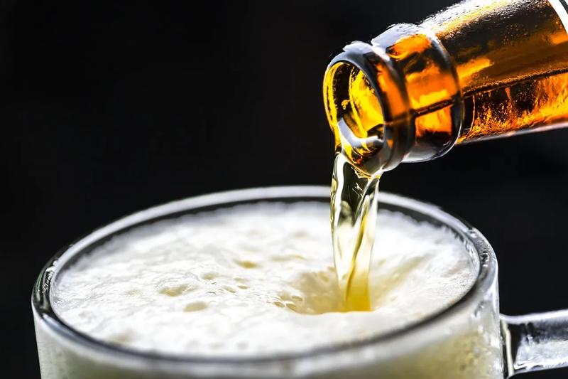Spożywanie alkoholu w podróży