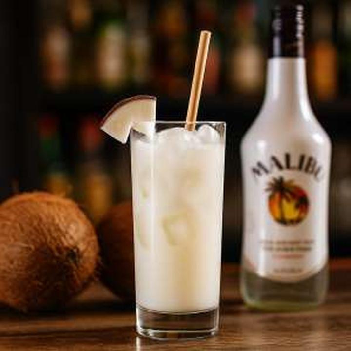 Odkryj Najlepsze Drinki z Likierem Kokosowym na Wiosnę, Które Zachwycą Twoje Kubki Smakowe