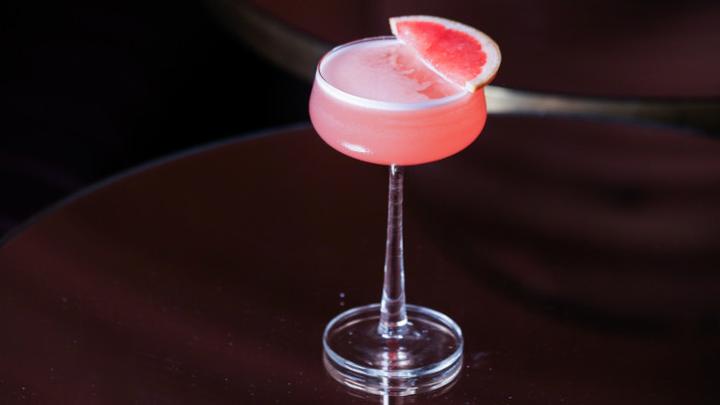 Orzeźwiające drinki z lychee – odkryj pyszne przepisy na letnie napoje