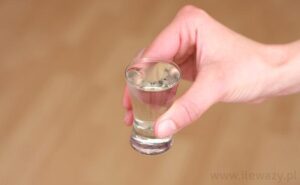 Ile wódka kryje węglowodanów? Odkryj zaskakujące fakty o jej kaloriach