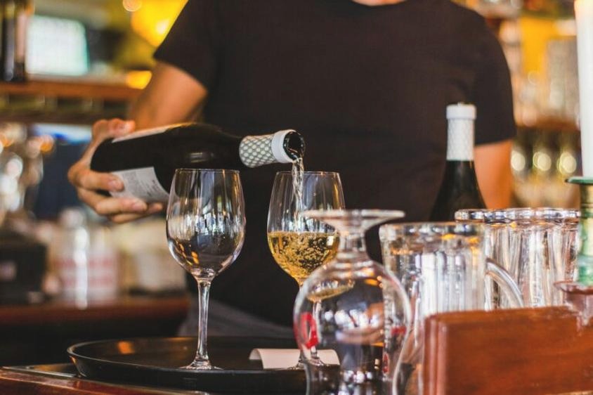 Ile kalorii ma twój ulubiony drink — sprawdź, co naprawdę pijesz