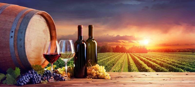 Inwestycja w wino i whisky – czy warto? Zyski, ryzyko i koszty