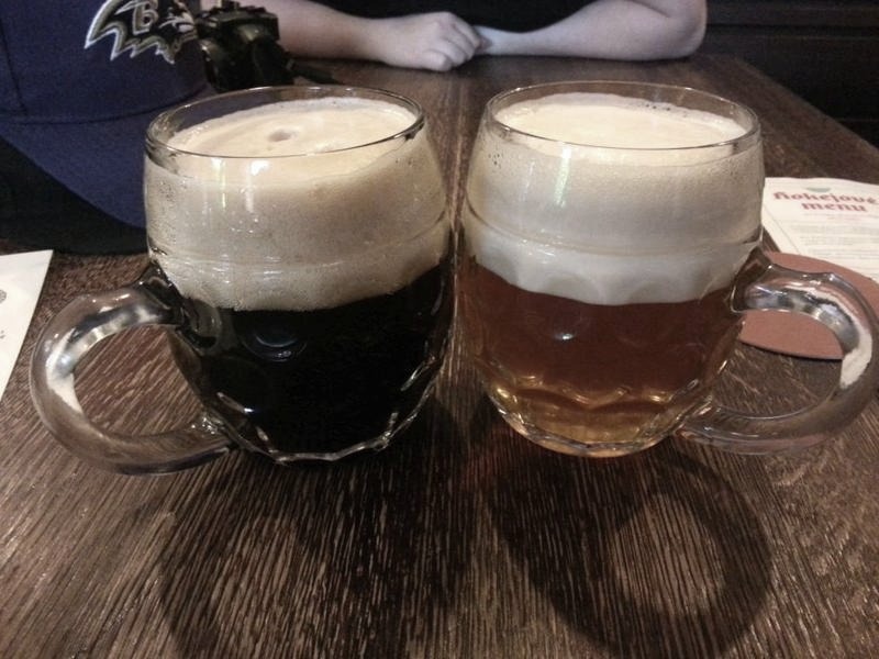 Gdzie na piwo w Pradze? Najlepsze puby, browary i lokalne smaki