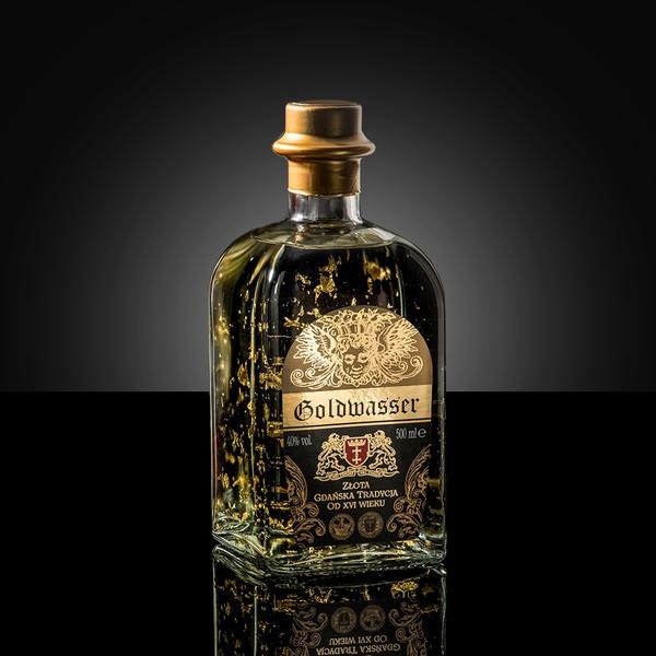 Goldwasser drink – czym zachwyca likier z płatkami złota?