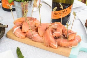 Jakie przekąski do prosecco? 12 lekkich propozycji na udane przyjęcie