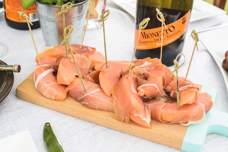 Jakie przekąski do prosecco? 12 lekkich propozycji na udane przyjęcie