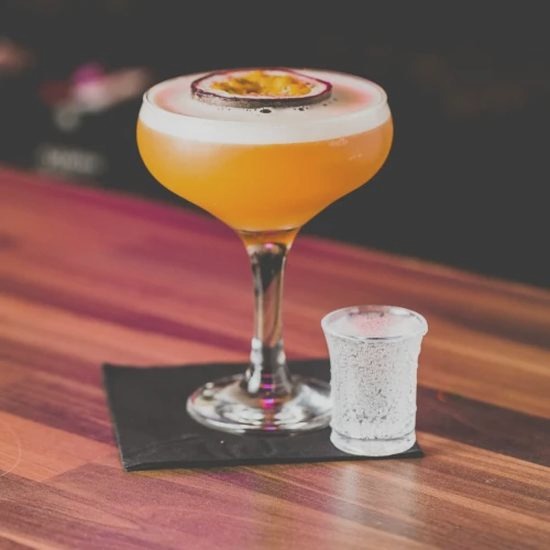 Najlepsze drinki z szampanem – eleganckie przepisy na wyjątkowe okazje