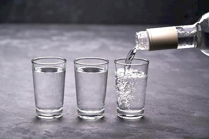 50 ml wódki – ile ma kalorii? Zaskakujące fakty o kaloryczności alkoholu