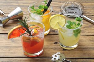 Najmniej kaloryczny drink – lekkie propozycje bez rezygnacji ze smaku